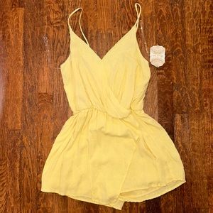 ALTARD STATE YELLOW SUMMER ROMPER- adorable but too short on me, never worn, NWT